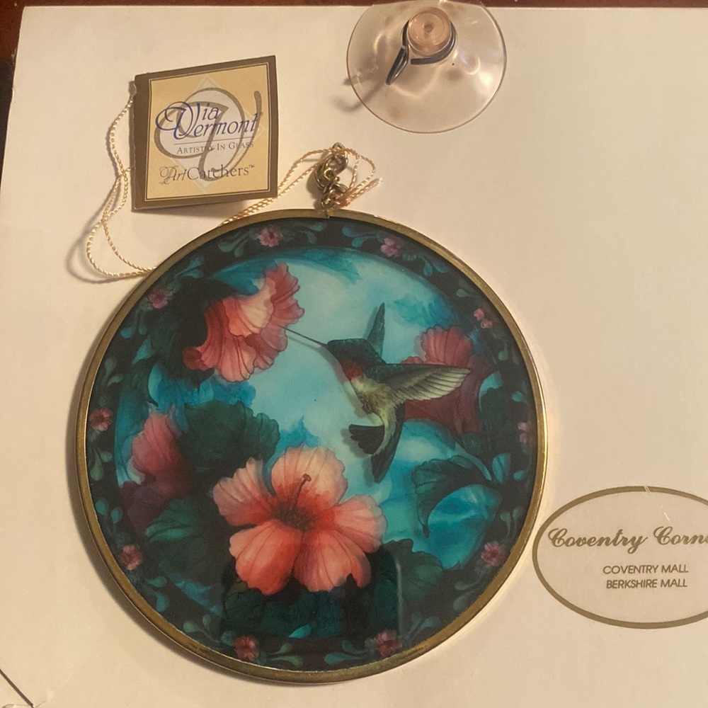 NWT Sun Catcher Hummingbird & Mandevilla Brass Frame 4 1/2 Inch.